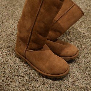 UGG BOOTS-WOMENS SIZE 7-BEIGE/TAN